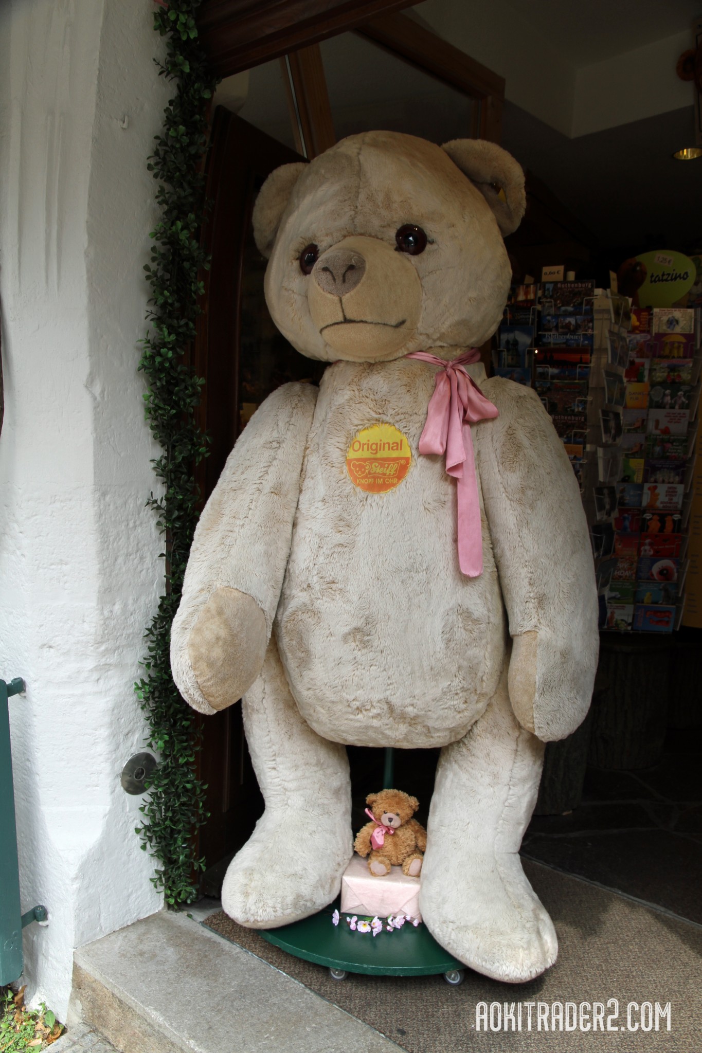 テディズ・ラブ・ローテンブルクの大きなテディベア人形