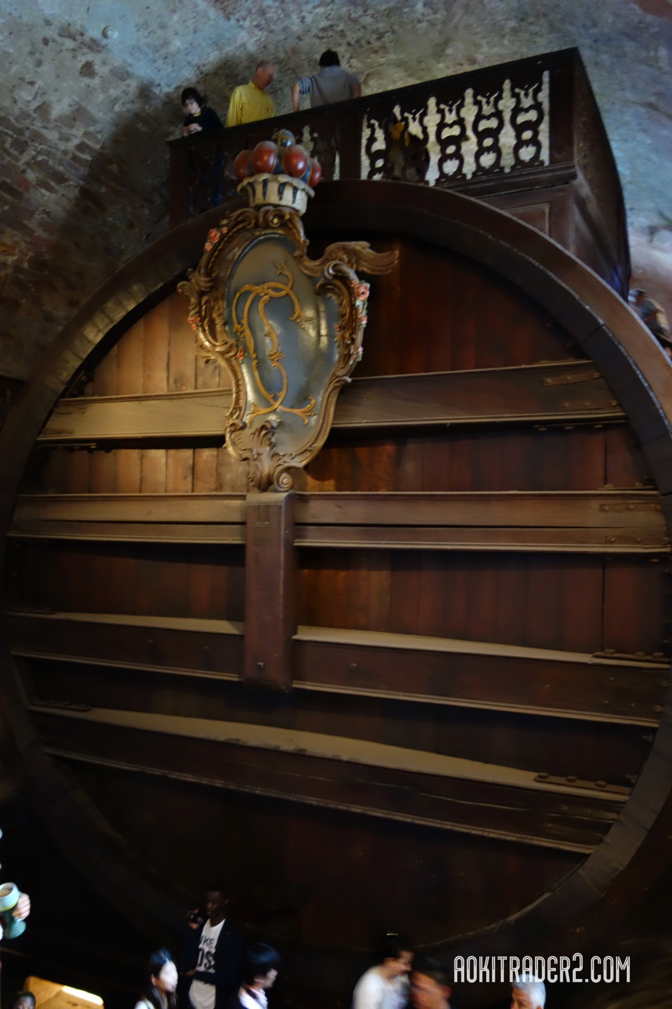 世界最大のワイン大樽